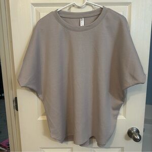 Dear Scarlett Light taupe (hint of purple) top brand new from boutique, size L